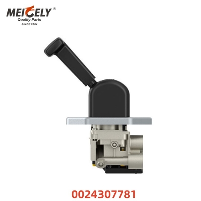 قطع غيار شاحنات عالية الجودة صمام فرامل يد جديد 0024307781 9617231040 9617232150 للشاحنة